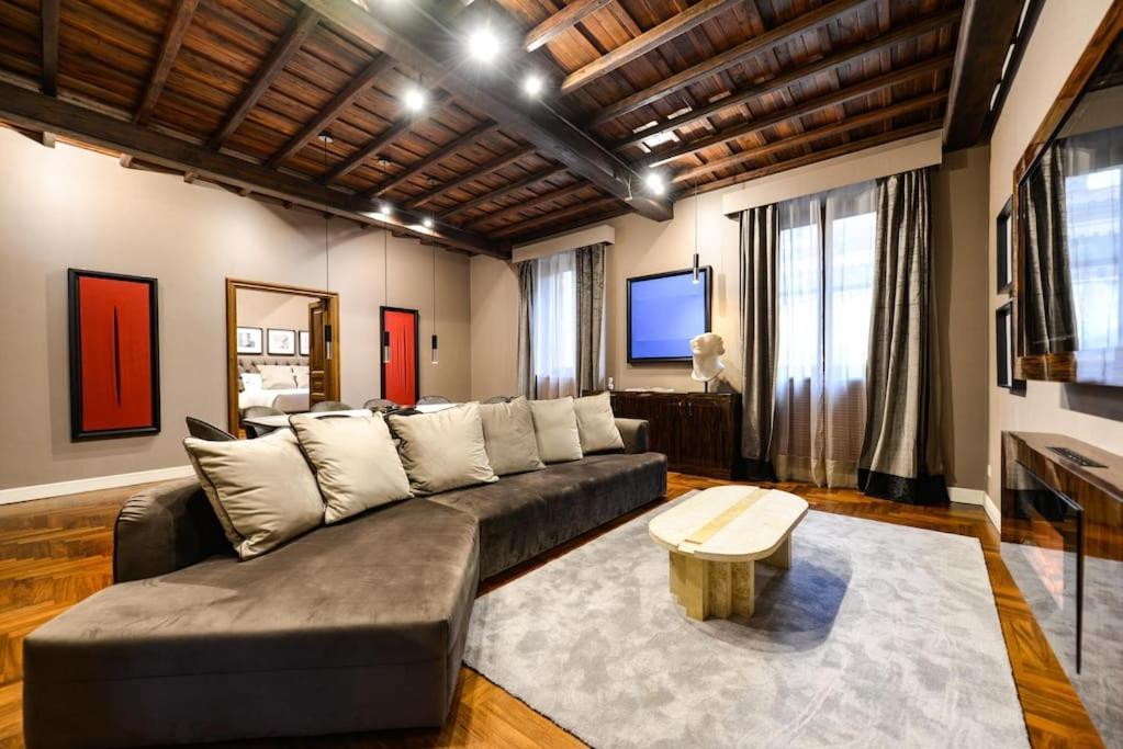 Appartamento The Frattina - Luxury Serviced